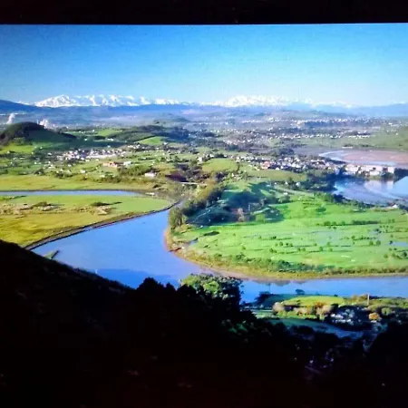 Piscina Comunitaria Y Parking En