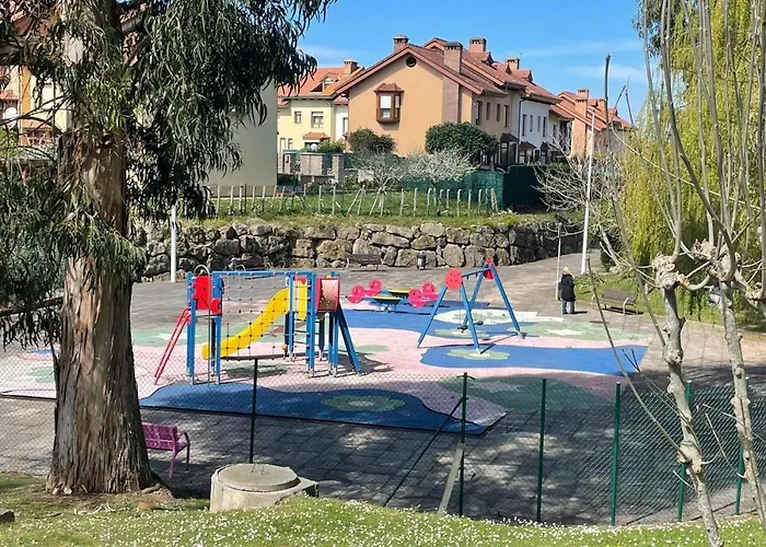 Piscina Comunitaria Y Parking En Mogro